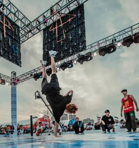 这就是街舞,热血又很酷!