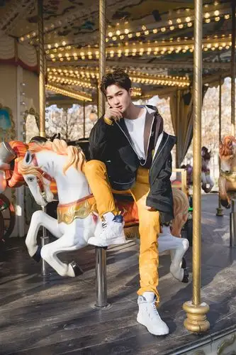 朱正廷justin巴黎时装周首秀