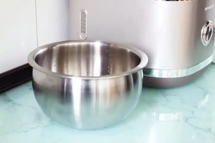 九阳0涂层电饭煲评测,配备304不锈钢内胆,告别涂层脱落危害