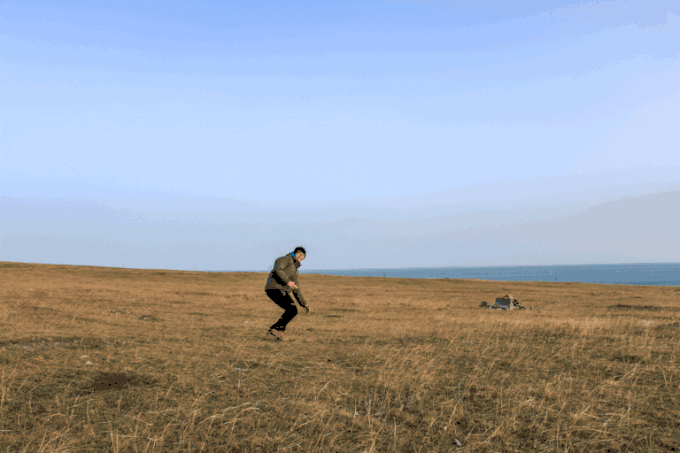 大草原gif欢乐gif放飞自我gif跳跃gif