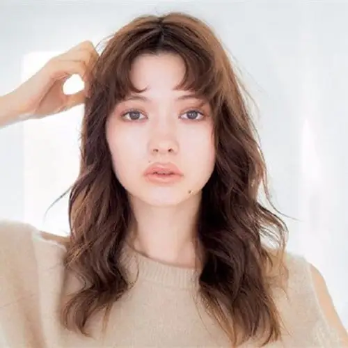 中分卷刘海图片女生 显嫩卖萌显气质,女生都爱的款,快点get起来