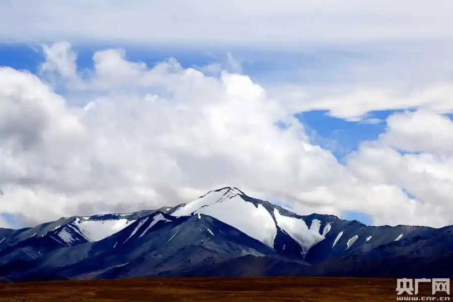 青海格尔木:昆仑山敬拜大典 玉虚峰前美好祈愿