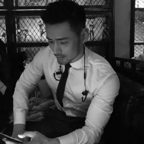 成年大叔头像图片