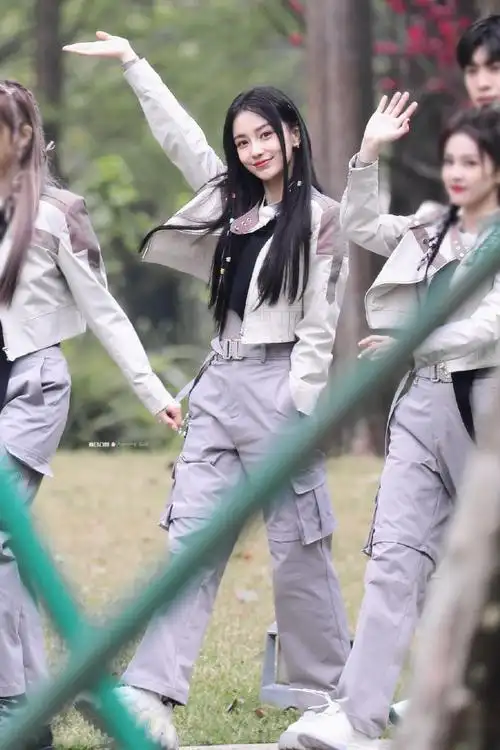 杨颖奔跑吧双马尾编发剧照##angelababy奔跑吧编发剧照