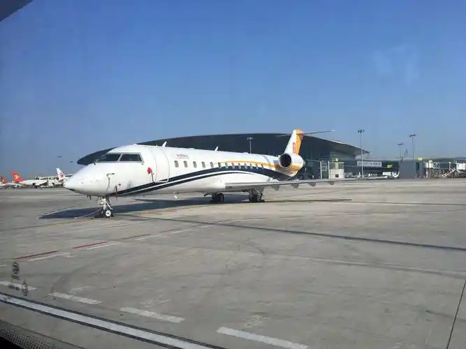 天津滨海国际机场停机坪早晨7点半实拍各种飞机