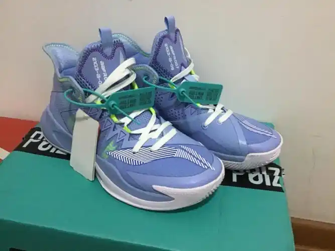 李宁暴风透气篮球鞋极光蓝