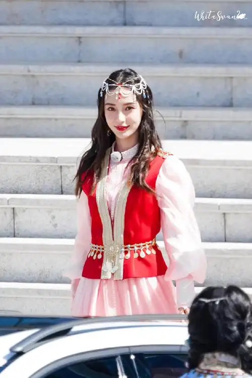 跑男路透民族小公主来啦@angelababy