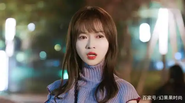 《正青春》女主 吴谨言职场新人到精英的穿搭图集