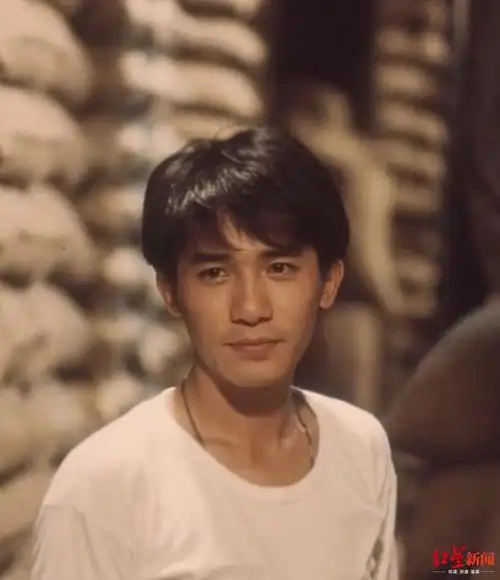 梁朝伟的58岁生日刘嘉玲发视频晒滑板少年