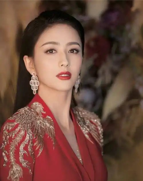 佟丽娅丨越努力,越幸运_新疆人_梦想_人生