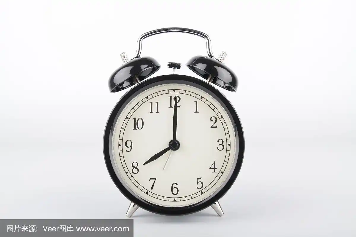 8点钟.闹钟.