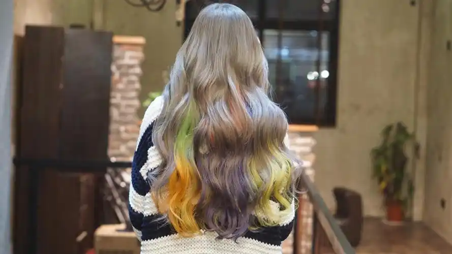 背影杀手 挑染 渐变 接发 长发 卷发 美发 发型 美图 长发及腰发型