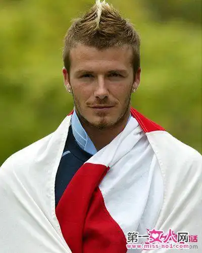 偷学贝克汉姆发型 变身时尚潮男