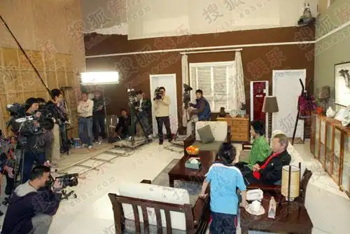 独家探班《家有儿女新传》:温暖剧集 暴力杀青