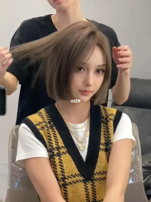 短发一刀切短发八字刘海