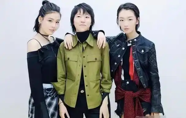 周冬雨电影"四连扑"?我只关心她和窦靖童到底有没有在一起过!