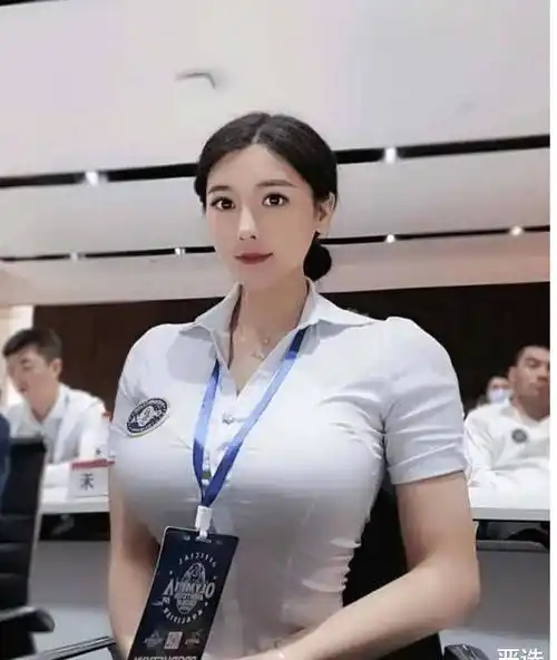 95后"翘臀女神"刘太阳,身高178cm,魔鬼身材,美到犯规