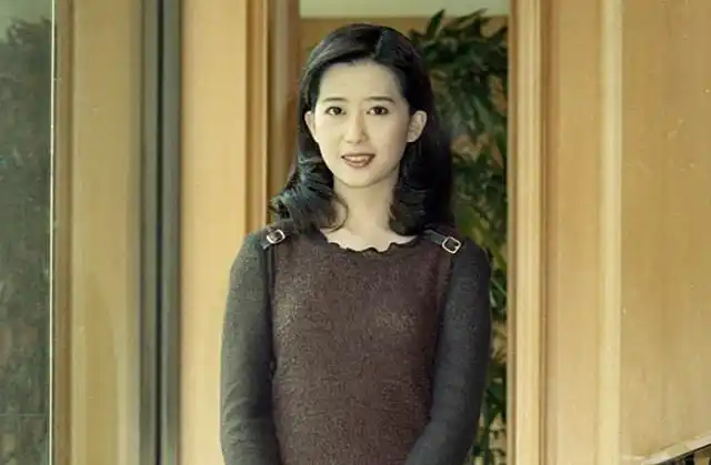 上世纪90年代,恐怕没人不认识孟庭苇,那个长得实在太美好的女人,再加