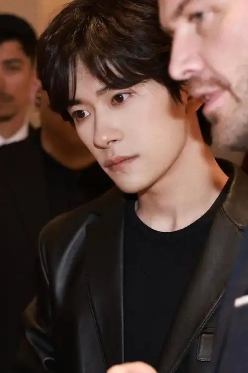 易烊千玺近距离生图##易烊千玺积家全球代言人