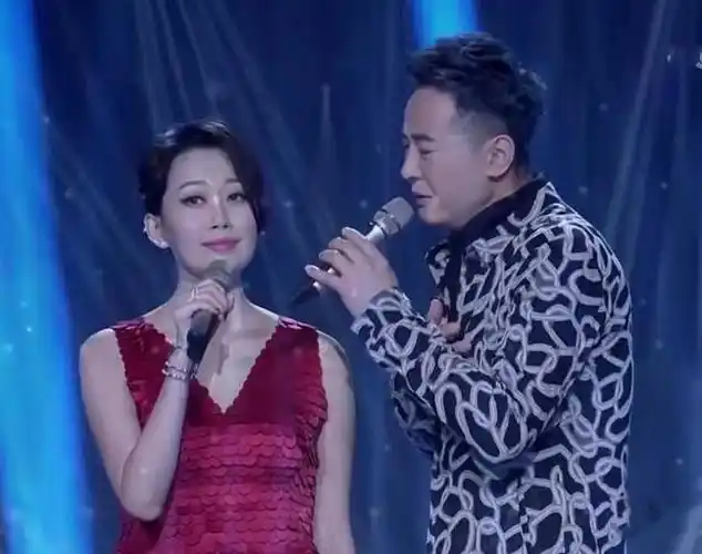 汪正正:最穷时追求妻子,结婚20年成"宠妻狂魔",一家三口幸福