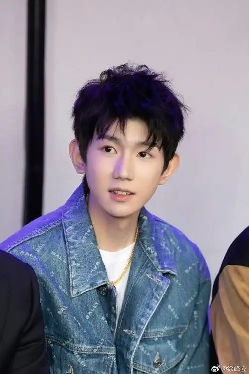 王源米兰看秀图##王源外网生图状态