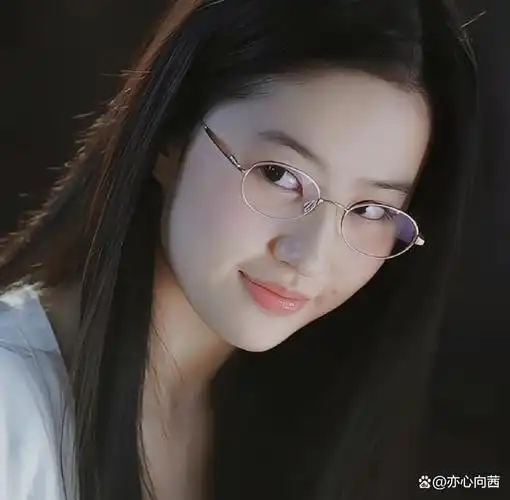 刘亦菲素颜照曝光神颜无需修饰