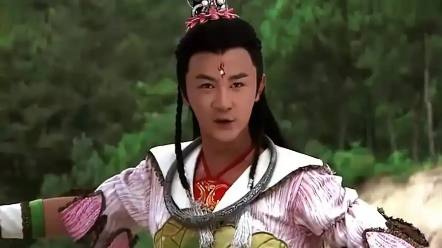 封神英雄妖怪想吃哪吒哪吒怒了使出三头六臂妖怪竟怂了