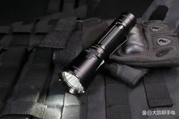 如果问哪一种装备最能在现代军事领域发光发热,那必然非战术手电莫属.