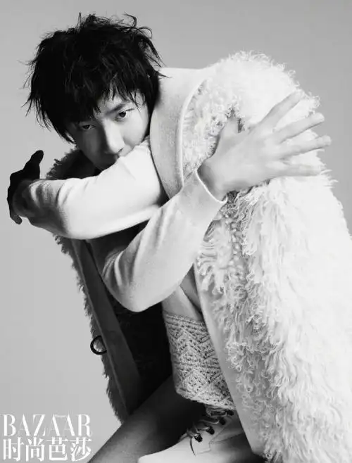 王一博时尚芭莎开年封面