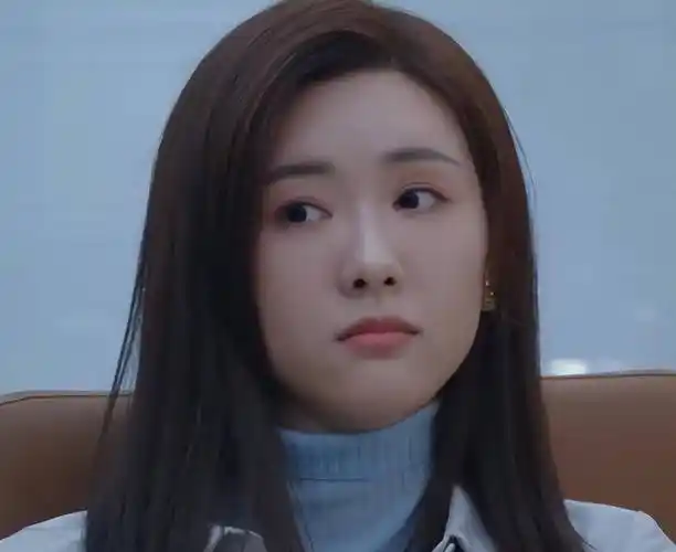 《林深见鹿》靳东不但自己主演,而且还带火了自家的年轻女艺人_黄家婧