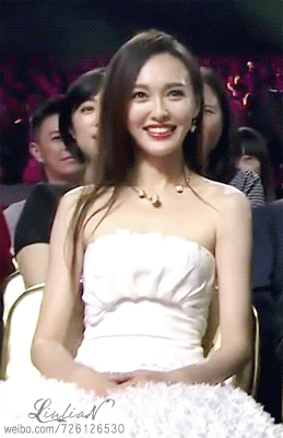 唐嫣# 唐小嫣懵.gif 捂脸乖萌.gif