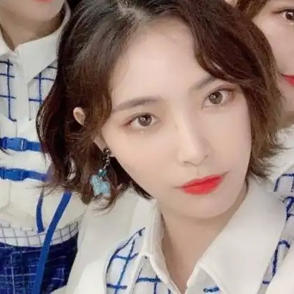 许佳琪孔雪儿情头