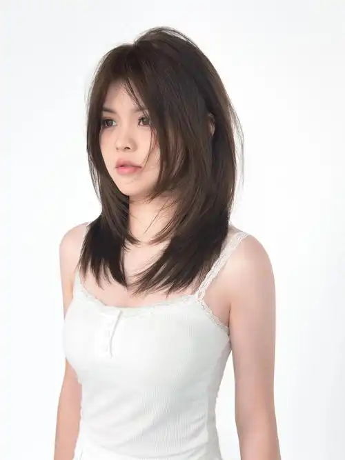 修饰脸型显年轻,动感中发#剪发前vs剪发后 #发型师 #圆脸发型推荐