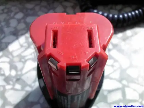 米沃奇12v到手求个靠谱的充电器已上电池细节图