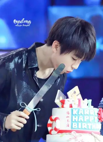 王俊凯# 160921 王俊凯17岁生日会 高清