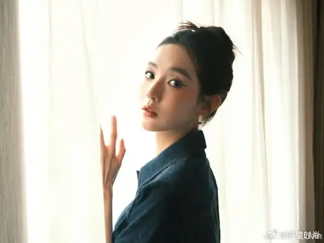 王玉雯图文无关##王玉雯高鼻梁侧拍美感