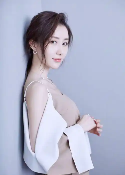 舒畅才是"宅男女神"!35岁饱满性感,美得让人移不开眼!_观众_演技_角色