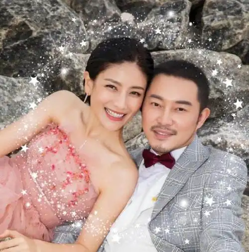 沙溢44岁生日妈妈和妻子分别为他庆生父子三人同框很温馨