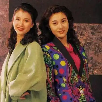 老照片:袁咏仪和李嘉欣