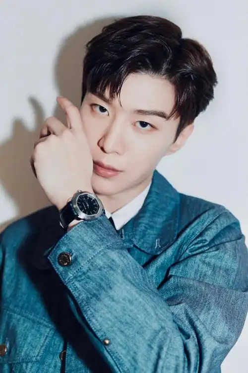 范丞丞[超话]#90#范丞丞加入星辰大海青年演员计划#@范丞丞adam