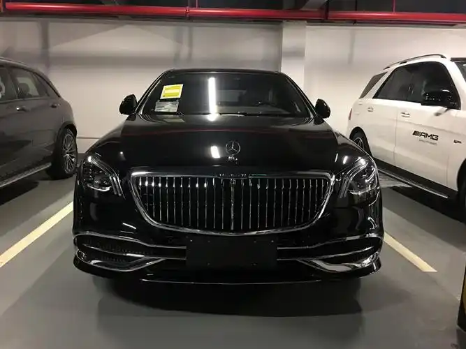 卖东区,奔驰 s450 maybach 四座版 黑外棕内 现车加价7万元
