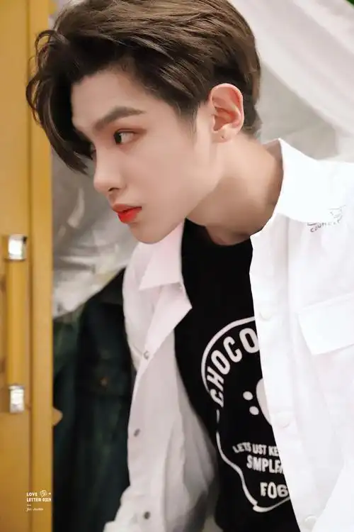 justin黄明昊