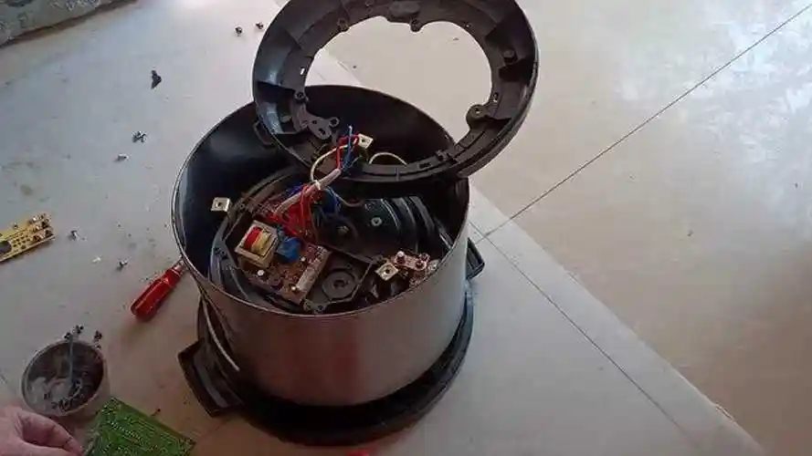 半球牌电饭煲部分按键失灵更换按键