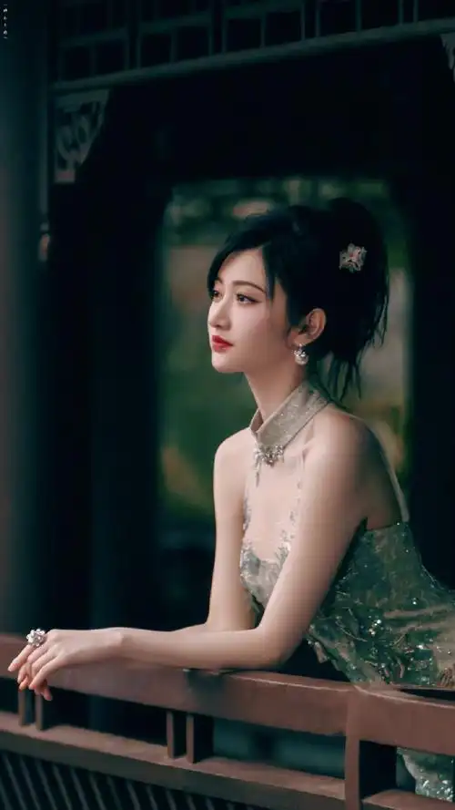 旗袍焊在景甜身上吧##景甜甜酷妆