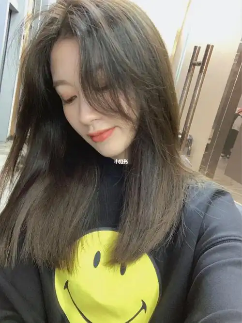 褪色也不会发黄的颜色想染灰色系发色又想显头发有质感