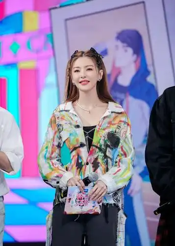 张雨绮快乐大本营舞台照合集