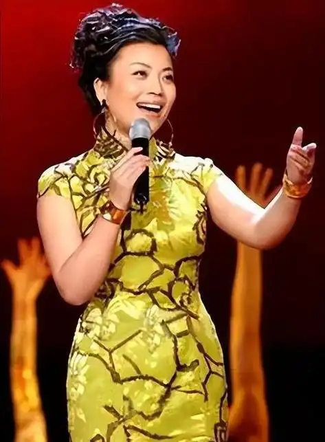 张也:与"流氓罪犯"分手26年,56岁未婚未育,现状曝光模样大变