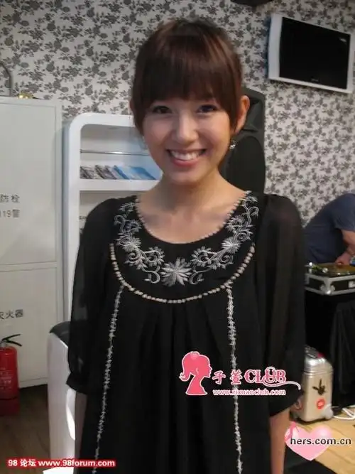 77有一天也能像她们那样77:张子萱 身高:171cm 体重:45k -蘑菇街