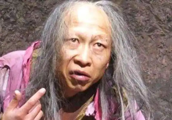 裘千丈,裘千尺,裘千仞你分得清吗?为何名字都是长度单位?内含玄机_段