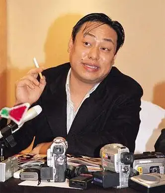 李嘉欣的生猛情史,和她背后的8个隐藏玩家|倪震|港姐|许晋亨|刘銮雄